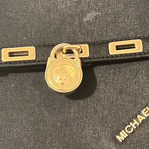 Michael Kors Crossbody - Picture 6 of 15